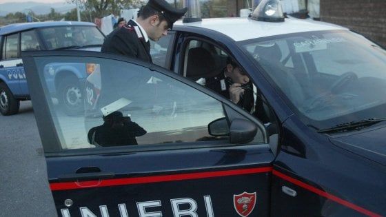 Taranto, braccianti sfruttati: 36enne arrestato. "Tenuti in condizioni disumane"