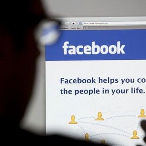 Facebook dice s&igrave; alla navigazione anonima, apre a "Tor"
