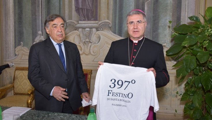 Palermo, sindaco e arcivescovo presentano il Festino senza corteo ma con i "botti"
