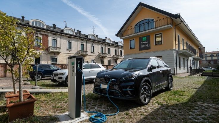 Arval Italia con 600 colonnine elettrifica il suo network di riparatori