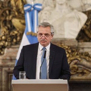 Accordo tra Argentina e creditori: ristrutturati 65 mld di debito di Buenos Aires