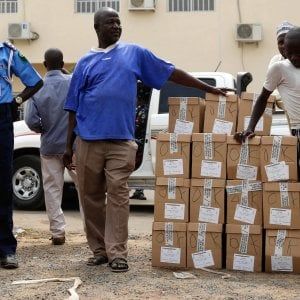 Nigeria, schede elettorali non consegnate: il voto per le presidenziali slitta di una settimana