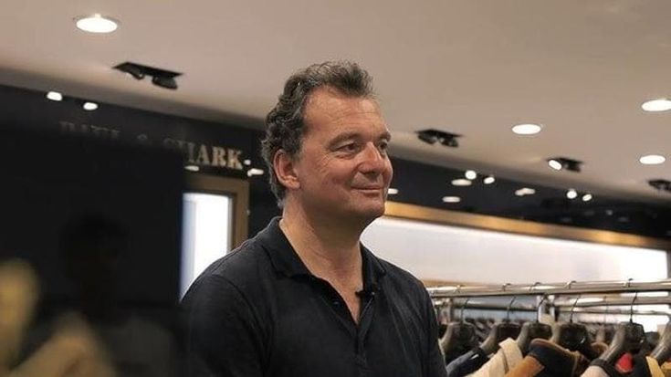 Caporalato, indagato Dini di Paul&Shark. Commissariate due società: “Sfruttavano operai cinesi”