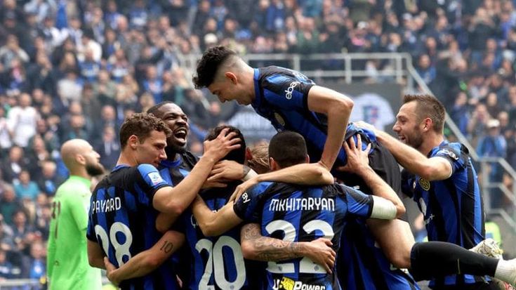 Inter-Torino 2-0: la doppietta di Calhanoglu apre la festa scudetto