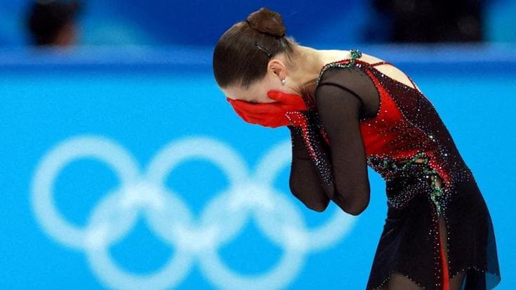 Kamila Valieva è un caso politico: revocato lo status di neutrale alla pattinatrice russa