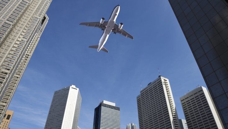 Aeroporti di Roma ed Eni puntano sul carburante che abbatte le emissioni di CO2