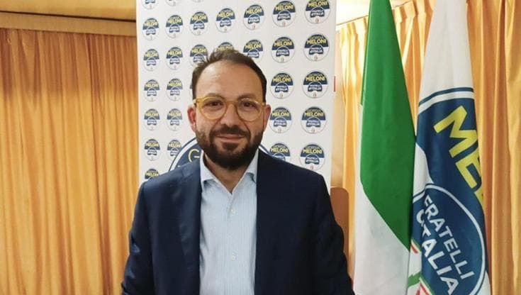 Molestie sessuali e contratti non pagati, l’atto d’accusa contro il deputato Calogero Pisano