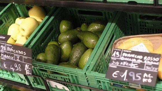 In Italia consumi fermi da 10 anni: “Se non crescono, non c’è futuro”