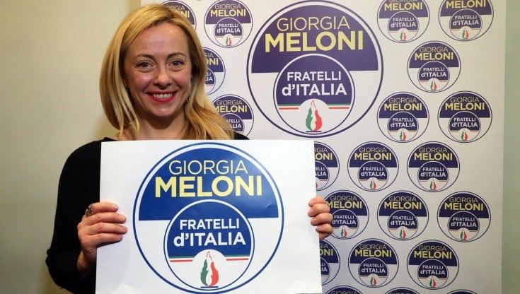Meloni e FdI  non cedono (per ora) al pressing del Ppe: "La Fiamma resta”