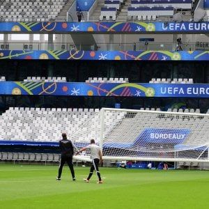 Europei 2016, un minuto di silenzio per le vittime di Orlando