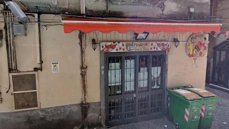 Fermati aggressori del fratello di Pisacane: agguato dopo una lite per scarpa sporcata da cameriera