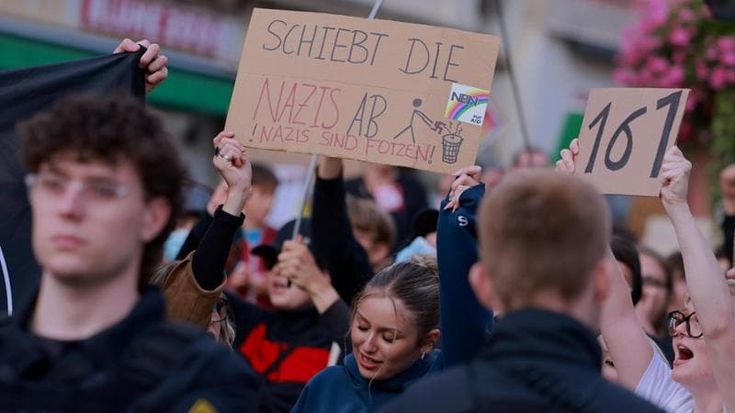 Il governatore della Sassonia: “Mai l’alleanza con l’Afd ma occupiamoci dei temi cari a chi la vota”