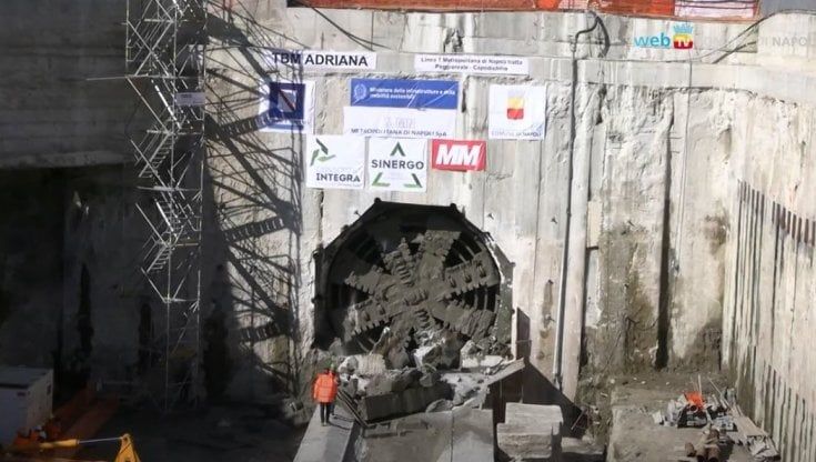 Metropolitana di Napoli, realizzata galleria di collegamento tra Capodichino e Poggioreale
