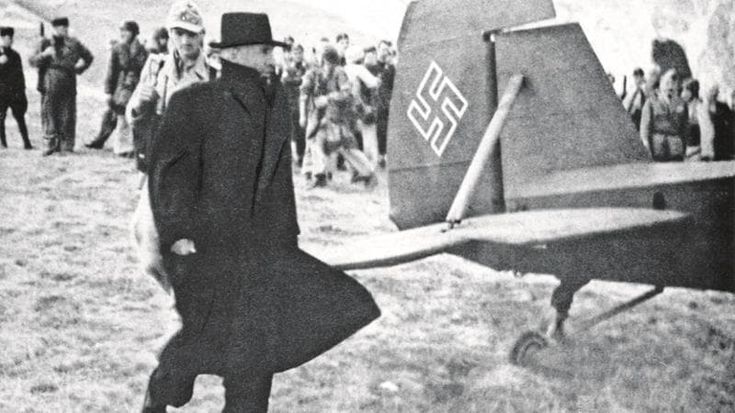 Mussolini in fuga verso la Germania