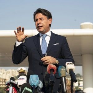 Conte: "Meno contanti, più pagamenti elettronici. Il governo insiste sul piano"