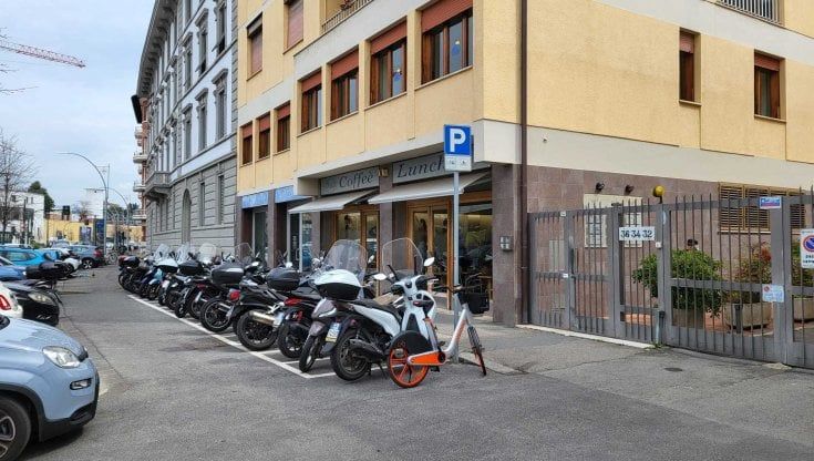 Vetri sfondati e furti sulle auto: le notti a rischio in viale Belfiore