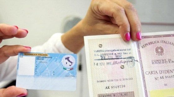 Nuove carte di identità elettroniche, Napoli è la prima in Italia