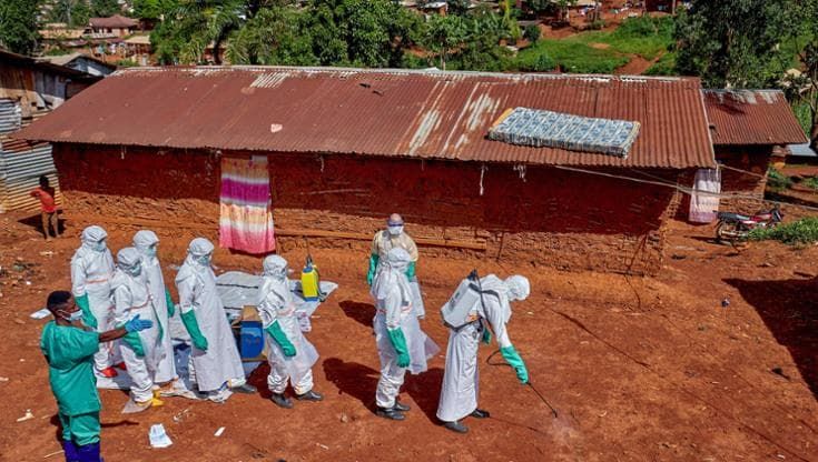 Ebola: cresce l’allarme in Africa e ora l’Italia non è più a rischio zero