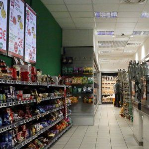 Istat, rimbalzo delle vendite al dettaglio: a novembre +0,3% mensile