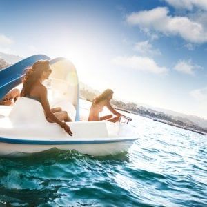 Pedalò, tamburello e immersioni: c'è un'assicurazione per tutto
