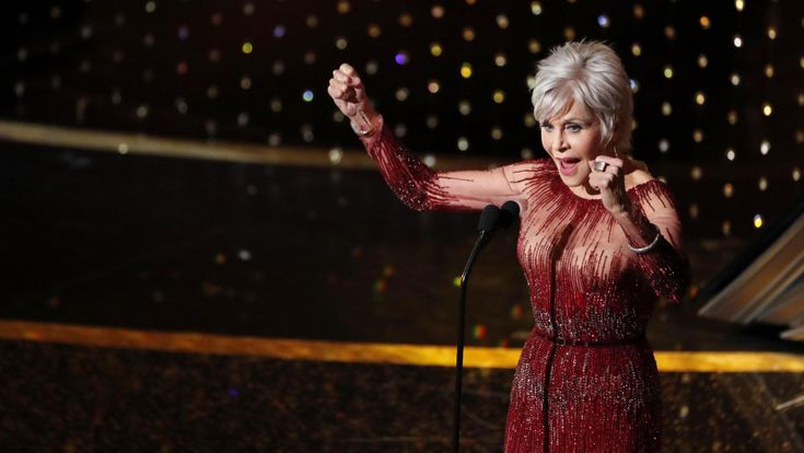Jane Fonda: "Ho smesso di comprare vestiti. Così disobbedisco al potere"