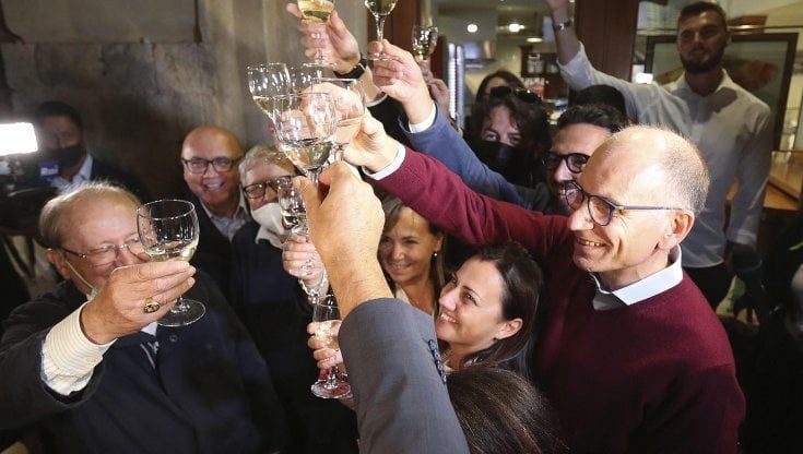 Ulivo 2.0? Vendola: "Un abracadabra non basta per fermare Meloni, Salvini e fascismi"