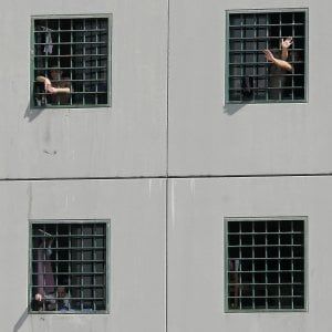 Verso una società più umana: riabilitare i detenuti attraverso il lavoro