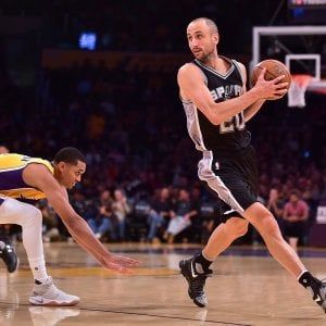 Basket, Nba: Ginobili per i 40 anni si regala un'altra stagione a San Antonio