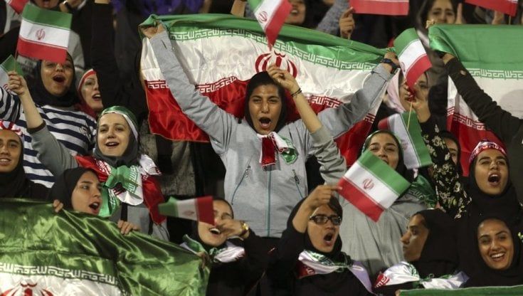 Iran, c'è il via libera: le donne torneranno allo stadio dopo due anni