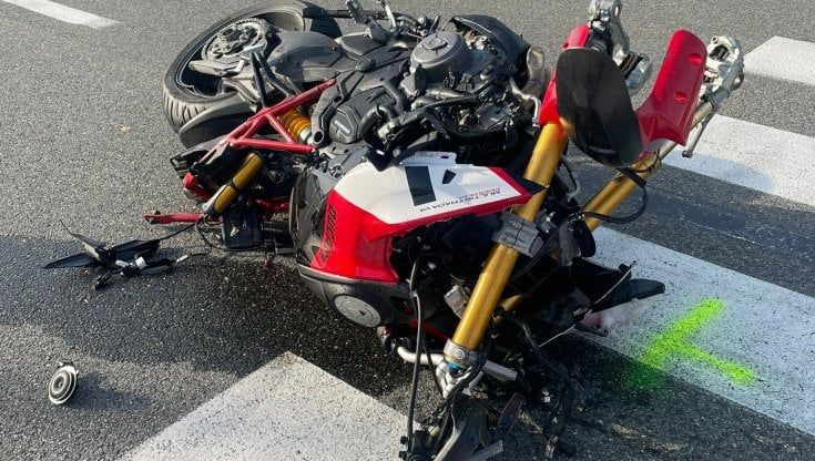 Pralormo, moto si schianta contro auto: muore il centauro