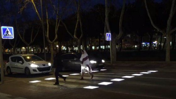 Le strisce pedonali smart ti possono salvare la vita