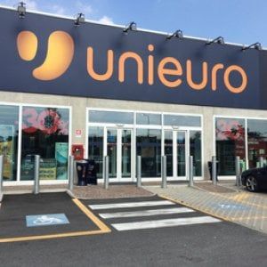 Unieuro va in Borsa con lo sconto: prezzo fissato a 11 euro