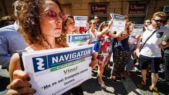 Campania, De Luca firma l'accordo sui 471 navigator. Loro: "Aspettavamo da quattro mesi"
