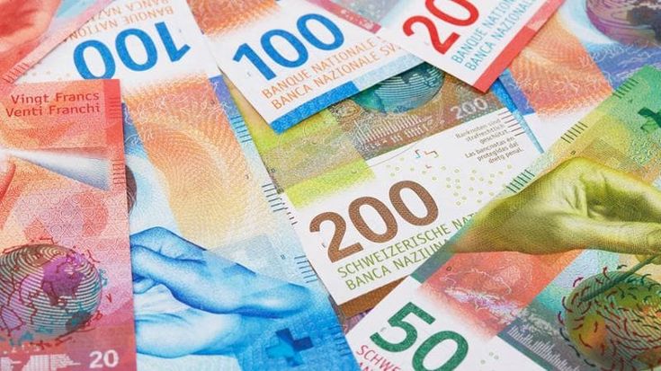 Svizzera, denaro cash entra nella costituzione. “Banca centrale dovrà garantire approvvigionamento”