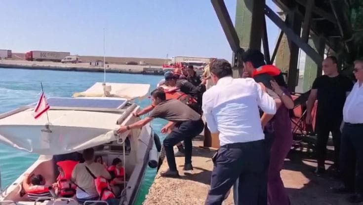 Cipro, affonda traghetto: 159 superstiti in porto mentre lo scafo rovesciato galleggia al largo