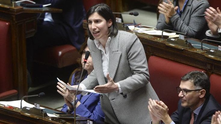 L’affondo di Schlein: “Delirio di Trump, Meloni si chieda perché c’era solo lei”