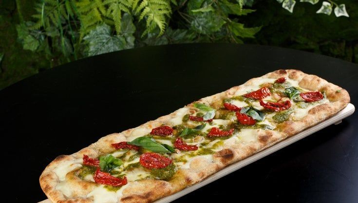 Una nuvola di pizza in pala: la nuova idea di Johnny Take Uè