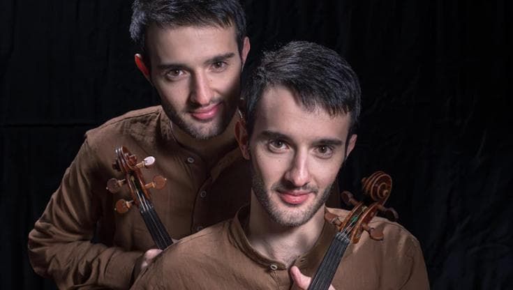 Due gemelli, un violino e la gara per cinque Grammy: “Non facciamo nulla senza l’ok di entrambi”