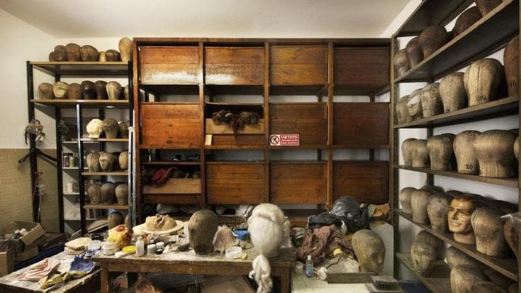 Una mostra racconta le botteghe degli artigiani