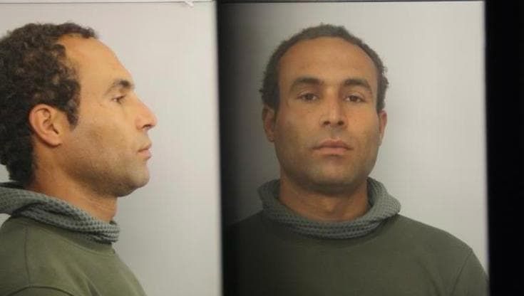 Così l’uomo che doveva essere espulso è riuscito a fuggire dal Marconi di Bologna beffando tutti