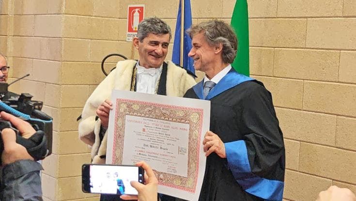 Alberto Angela, laurea honoris causa in Medicina veterinaria a Bari: “Traguardo che mi commuove”
