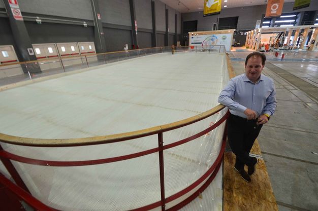 Pista di ghiaccio e ruota panoramica:<br />parte la giostra della Fiera del Levante