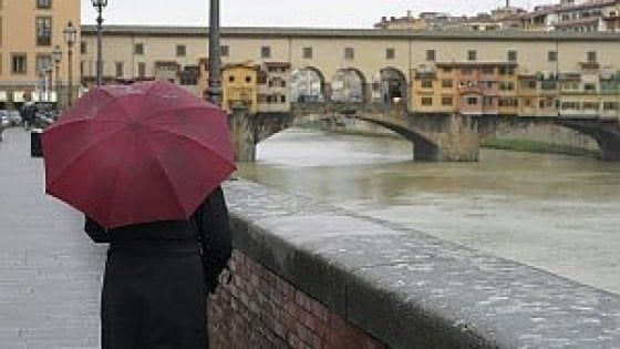 Maltempo in Toscana su costa, isole e Maremma: codice giallo per pioggia fino a mezzanotte