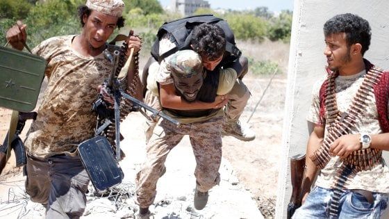 Libia, nuovi raid Usa. Tobruk protesta: "Incostituzionali". Italia: "Sostegno umanitario"