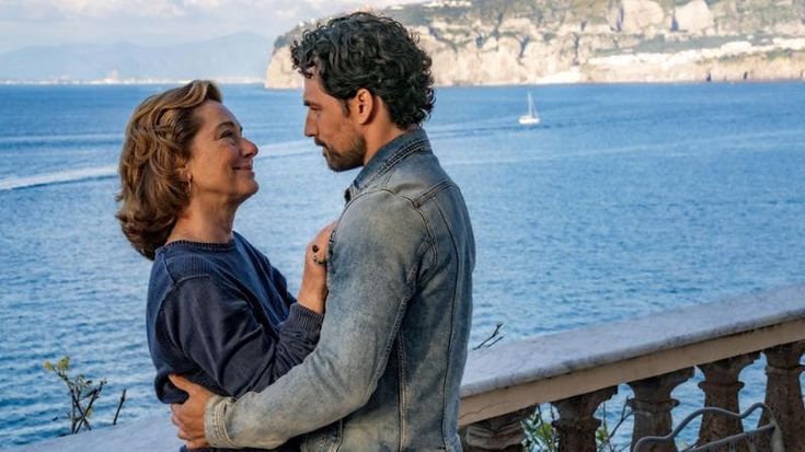 Monica Guerritore: “Mi sono messa a nudo in ‘Inganno’, a sessant’anni le donne hanno desideri e possono ancora suscitarne”