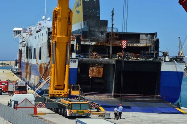 Bari, aperto il portellone della Norman Atlantic