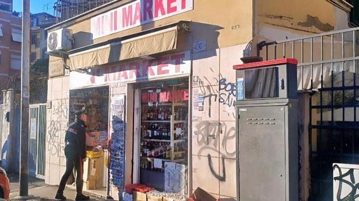 Omicidio Aurelio, la denuncia: “Entrano nei negozi e poi ci puntano il coltello alla gola”
