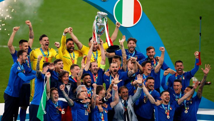 Italia campione d'Europa: i rigori e la gioia finale