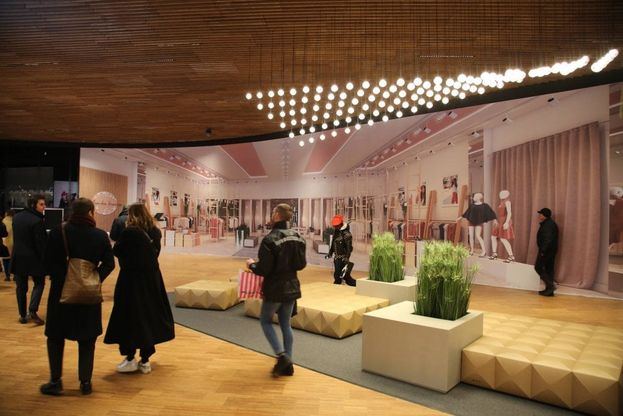 Citylife, il centro commerciale scalda i motori: negozi e ristoranti pronti al via