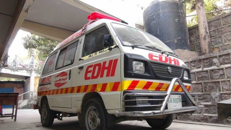 Pakistan, incidente ferroviario: si scontrano due treni, almeno 30 morti